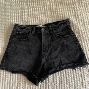Abercrombie & Fitch Black High Rise 90s Relaxed Cutoff Short